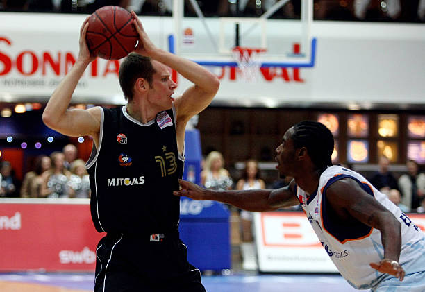 也在冠军争 也在冠军争